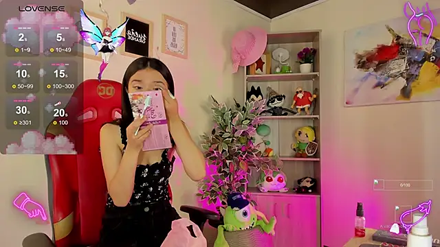 Snapshot of Lana_Dreams_ chatting on 09/19/25, 01:12 Lana Dreams online show from 09/19/25, 01:12