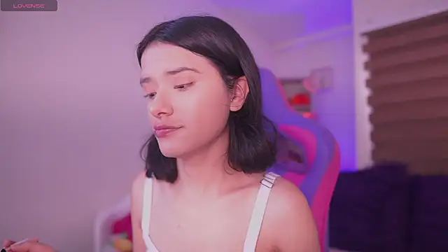 Snapshot of Lana_Dreams_ chatting on 10/03/25, 04:59 Lana Dreams online show from 10/03/25, 04:59