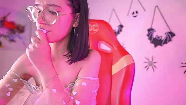 Snapshot of Lana_Dreams_ chatting on 10/09/25, 11:36 Lana Dreams online show from 10/09/25, 11:36