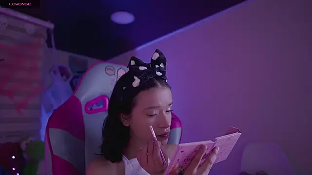 Snapshot of Lana_Dreams_ chatting on 10/16/25, 12:22 Lana Dreams online show from 10/16/25, 12:22