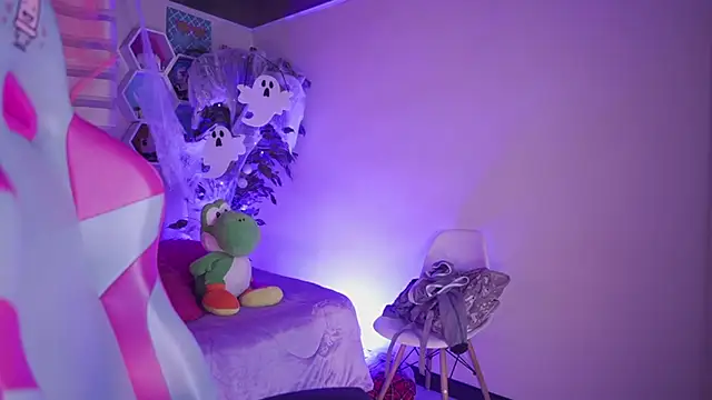 Snapshot of Lana_Dreams_ chatting on 10/24/25, 12:41 Lana Dreams online show from 10/24/25, 12:41