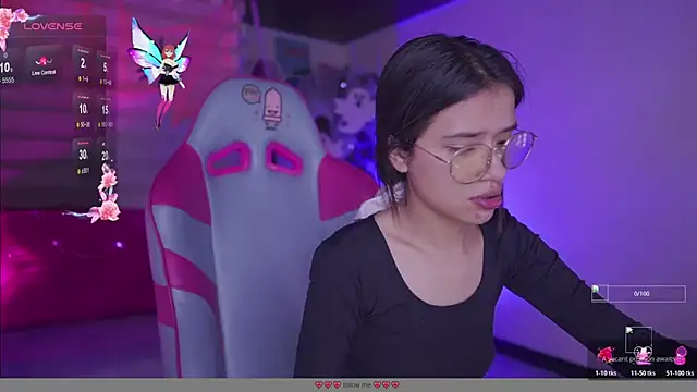 Snapshot of Lana_Dreams_ chatting on 10/29/25, 12:35 Lana Dreams online show from 10/29/25, 12:35