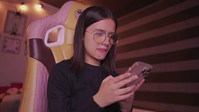 Snapshot of Lana_Dreams_ chatting on 10/29/25, 11:17 Lana Dreams online show from 10/29/25, 11:17