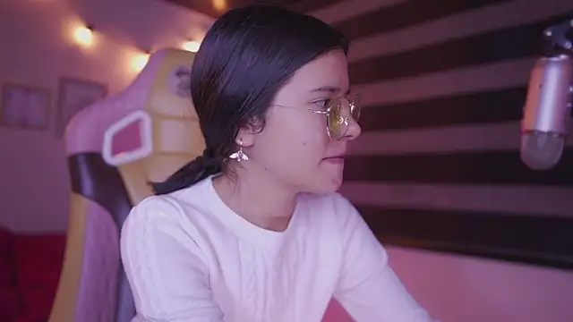 Snapshot of Lana_Dreams_ chatting on 11/08/25, 01:17 Lana Dreams online show from 11/08/25, 01:17