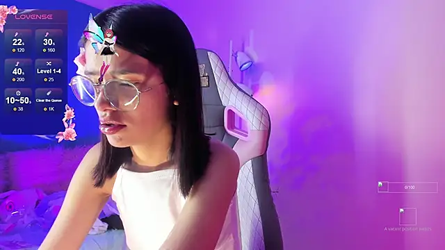 Snapshot of Lana_Dreams_ chatting on 11/21/25, 10:41 Lana Dreams online show from 11/21/25, 10:41