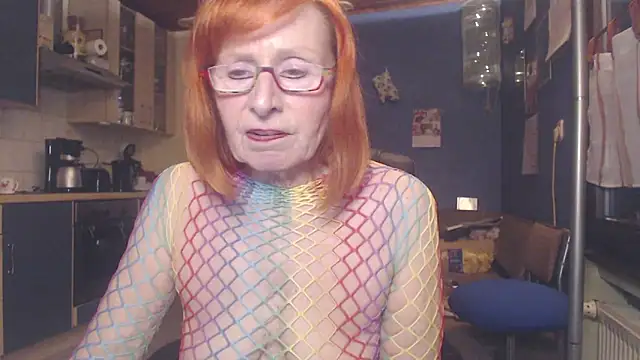 Snapshot of SexySilvie chatting on 02/13/25, 02:52 SexySilvie online show from 02/13/25, 02:52