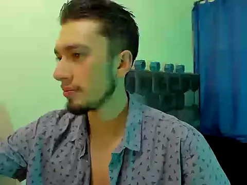 Snapshot of theostone chatting on 09/17/25, 10:17 theostone online show from 09/17/25, 10:17