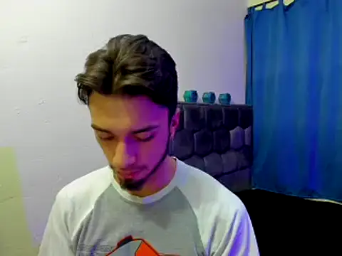 Snapshot of theostone chatting on 09/19/25, 08:38 theostone online show from 09/19/25, 08:38