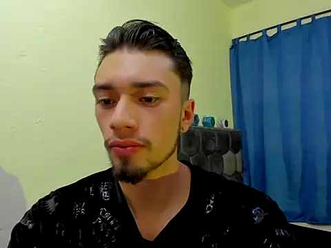 Snapshot of theostone chatting on 09/26/25, 09:24 theostone online show from 09/26/25, 09:24