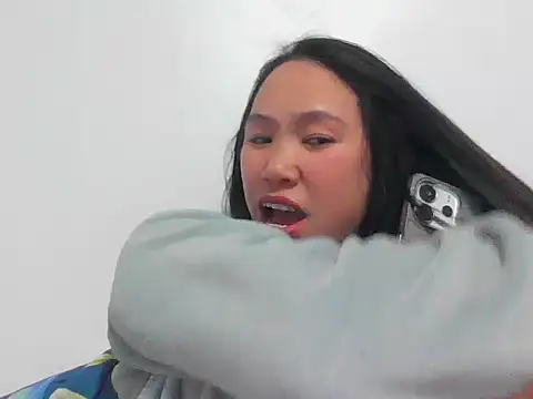 Snapshot of fanchunn chatting on 01/17/26, 01:16 fanchunn online show from 01/17/26, 01:16