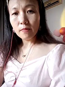 Snapshot of Joanna1122 chatting on 09/15/25, 04:07 Joanna1122 online show from 09/15/25, 04:07