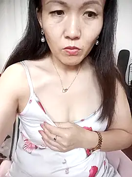 Snapshot of Joanna1122 chatting on 09/23/25, 04:59 Joanna1122 online show from 09/23/25, 04:59