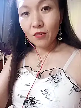 Snapshot of Joanna1122 chatting on 10/11/25, 03:54 Joanna1122 online show from 10/11/25, 03:54