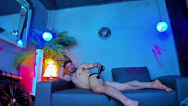 Snapshot of dennis_cox1 chatting on 09/14/25, 07:02 dennis cox1 online show from 09/14/25, 07:02