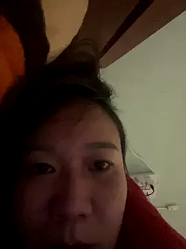 qinejr37 online show from 12/17/25, 02:23