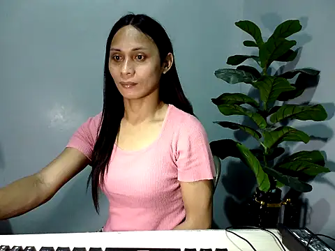 Snapshot of missruffa chatting on 09/14/25, 01:21 missruffa online show from 09/14/25, 01:21