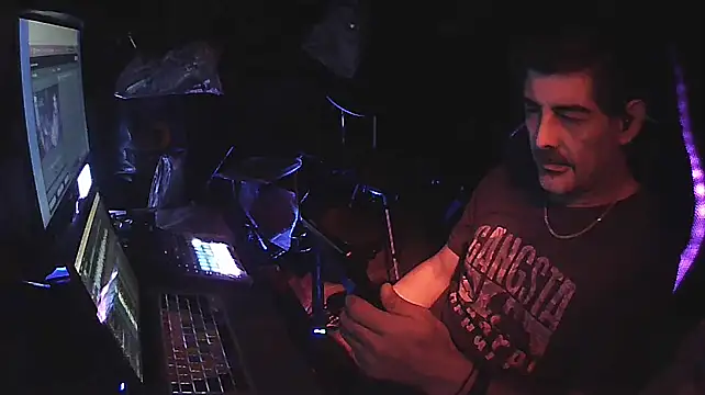 Snapshot of Rod_Contreras_ARG chatting on 11/09/25, 02:54 Rod Contreras ARG online show from 11/09/25, 02:54