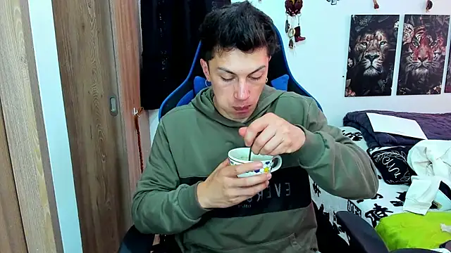 Snapshot of javiersexymann chatting on 02/18/25, 08:36 javiersexymann online show from 02/18/25, 08:36