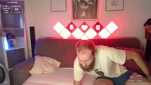 XBellaXundXUweX online show from 11/10/25, 08:19