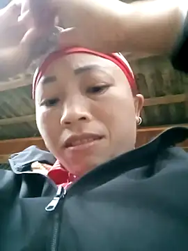 lucybaby00 online show from 12/23/25, 10:02