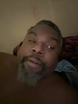 Snapshot of MACBEEZY chatting on 07/17/26, 01:51 MACBEEZY online show from 07/17/26, 01:51