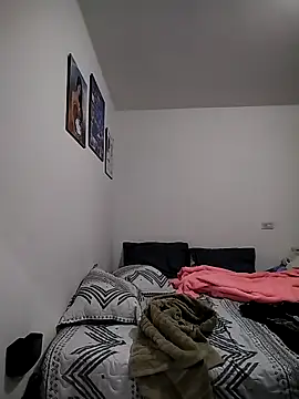 Snapshot of gabysanta_ chatting on 10/10/25, 12:37 gabysanta  online show from 10/10/25, 12:37