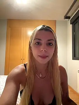 Snapshot of NoeliaGarcia17 chatting on 09/19/25, 07:03 NoeliaGarcia17 online show from 09/19/25, 07:03