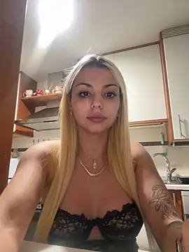 Snapshot of NoeliaGarcia17 chatting on 09/27/25, 10:15 NoeliaGarcia17 online show from 09/27/25, 10:15