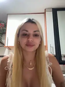 Snapshot of NoeliaGarcia17 chatting on 09/30/25, 10:15 NoeliaGarcia17 online show from 09/30/25, 10:15
