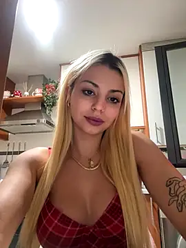 Snapshot of NoeliaGarcia17 chatting on 10/08/25, 07:44 NoeliaGarcia17 online show from 10/08/25, 07:44