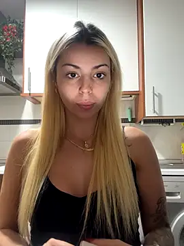 Snapshot of NoeliaGarcia17 chatting on 10/11/25, 09:46 NoeliaGarcia17 online show from 10/11/25, 09:46