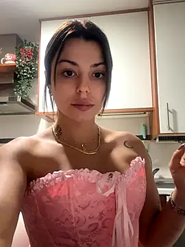 Snapshot of NoeliaGarcia17 chatting on 10/24/25, 10:06 NoeliaGarcia17 online show from 10/24/25, 10:06