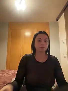 Snapshot of NoeliaGarcia17 chatting on 11/23/25, 11:15 NoeliaGarcia17 online show from 11/23/25, 11:15