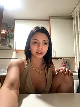 Snapshot of NoeliaGarcia17 chatting on 11/28/25, 11:18 NoeliaGarcia17 online show from 11/28/25, 11:18