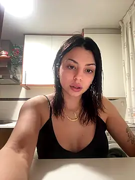 Snapshot of NoeliaGarcia17 chatting on 12/14/25, 11:31 NoeliaGarcia17 online show from 12/14/25, 11:31