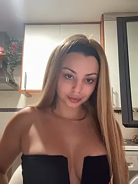 NoeliaGarcia17 online show from 07/05/26, 01:12