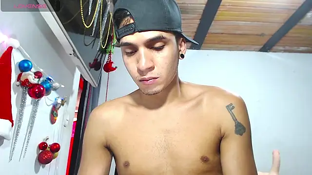 Angel latinboy online show from 11/26/25, 01:34