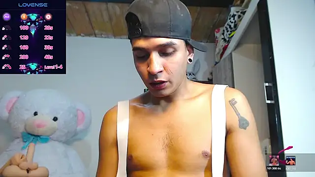 Snapshot of Angel_latinboy chatting on 04/29/26, 03:16 Angel latinboy online show from 04/29/26, 03:16