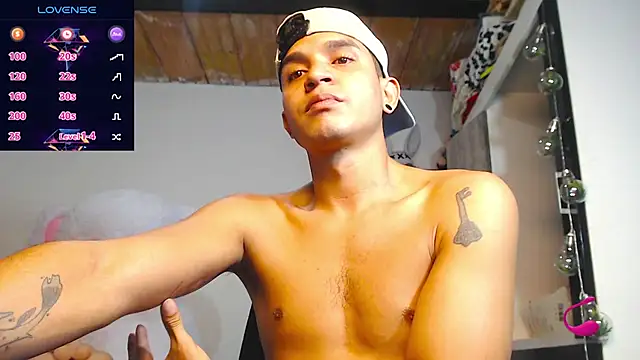 Snapshot of Angel_latinboy chatting on 04/30/26, 01:17 Angel latinboy online show from 04/30/26, 01:17