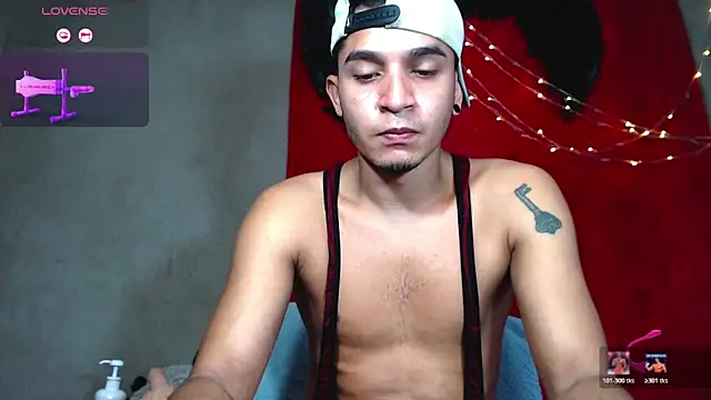 Snapshot of Angel_latinboy chatting on 05/25/26, 01:28 Angel latinboy online show from 05/25/26, 01:28