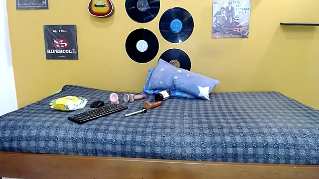 skinnyverus18 online show from 02/19/26, 07:21