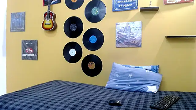 skinnyverus18 online show from 04/08/26, 07:14