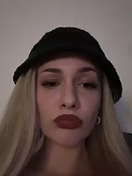 DaryaDoll online show from 04/11/26, 09:41