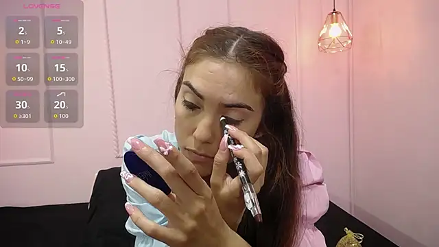Snapshot of danna7cute chatting on 09/19/25, 08:53 danna7cute online show from 09/19/25, 08:53
