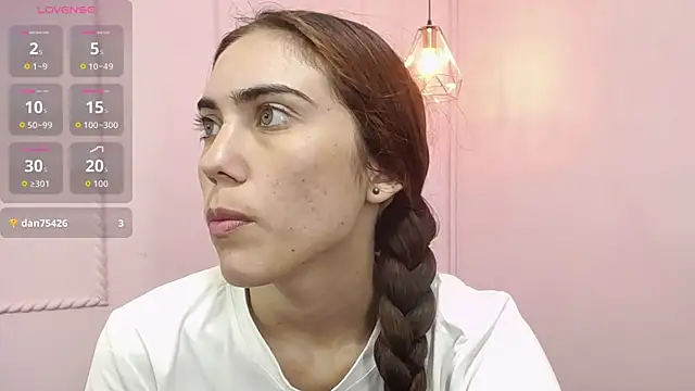 Snapshot of danna7cute chatting on 10/17/25, 08:55 danna7cute online show from 10/17/25, 08:55