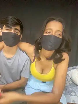 Snapshot of Joy_Love_Roxie chatting on 11/07/25, 06:30 Joy Love Roxie online show from 11/07/25, 06:30