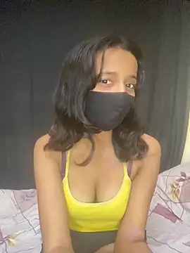 Snapshot of Joy_Love_Roxie chatting on 12/21/25, 05:42 Joy Love Roxie online show from 12/21/25, 05:42