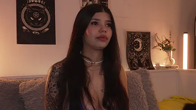 sophieee art online show from 10/12/25, 10:42