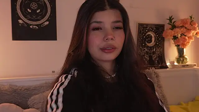 sophieee art online show from 10/19/25, 02:12