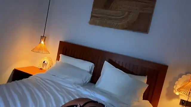 Snapshot of dolceandedi chatting on 12/02/25, 06:47 dolceandedi online show from 12/02/25, 06:47